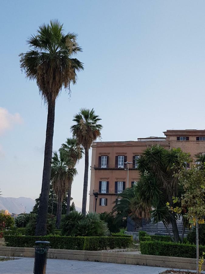 Casa Vacanze Villa D'Orleans Palermo Eksteriør bilde