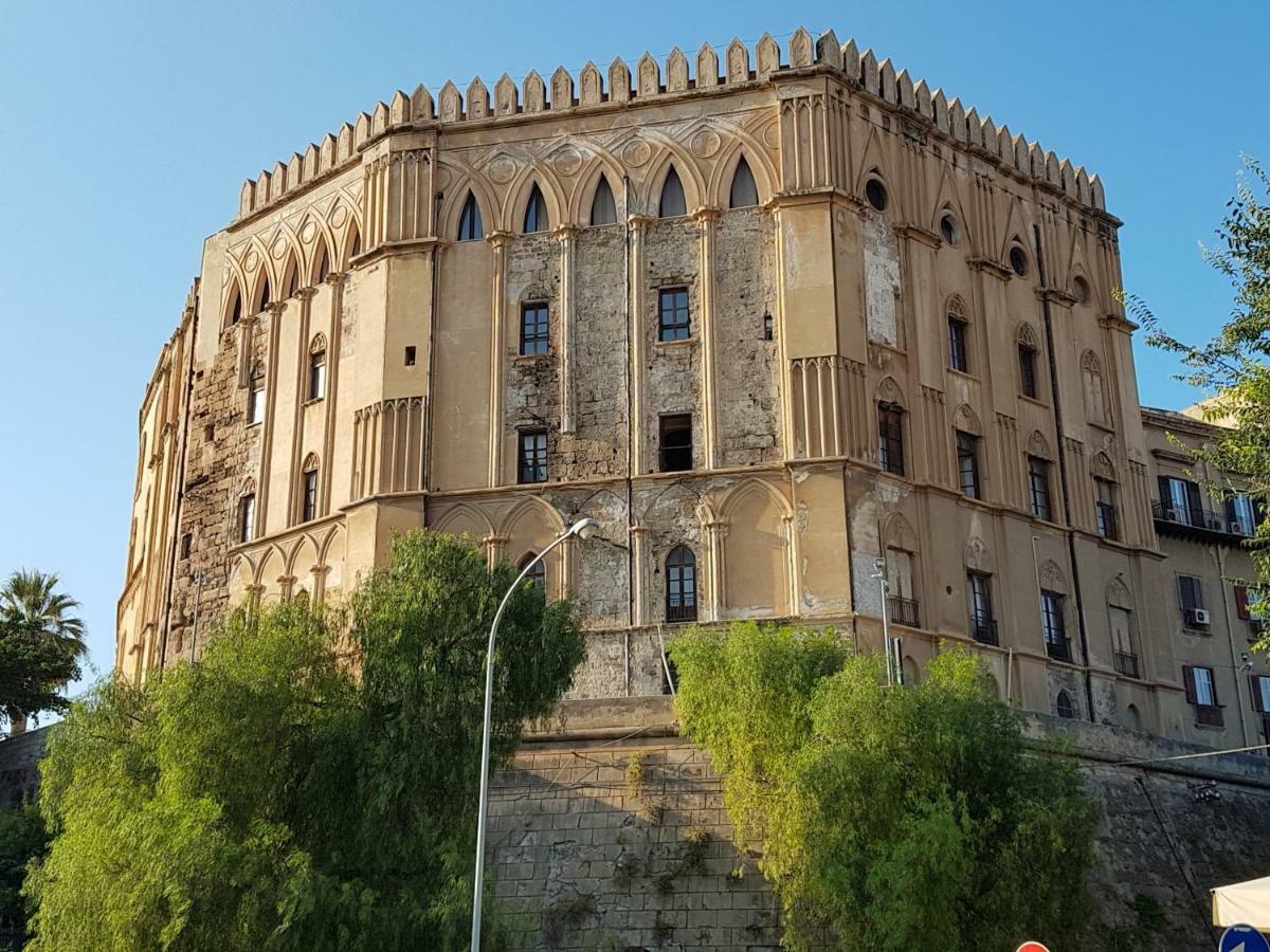 Casa Vacanze Villa D'Orleans Palermo Eksteriør bilde